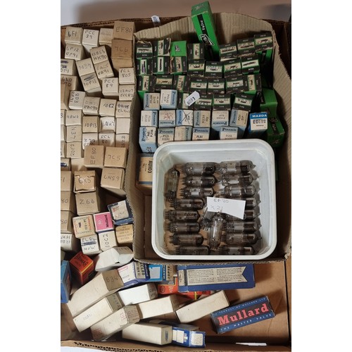 43 - A substantial collection of valves, to include makes such as Zaerix, Pinnacle, Mullard,  & Brimar mo... 