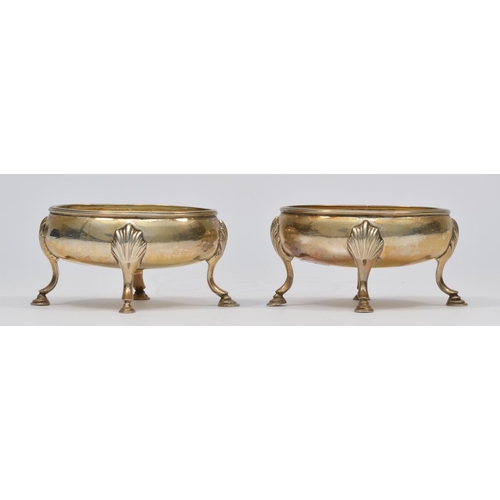 24 - A George III silver pair of oval table salts, by Henry Chawner, London 1789, with reeded borders, ra... 