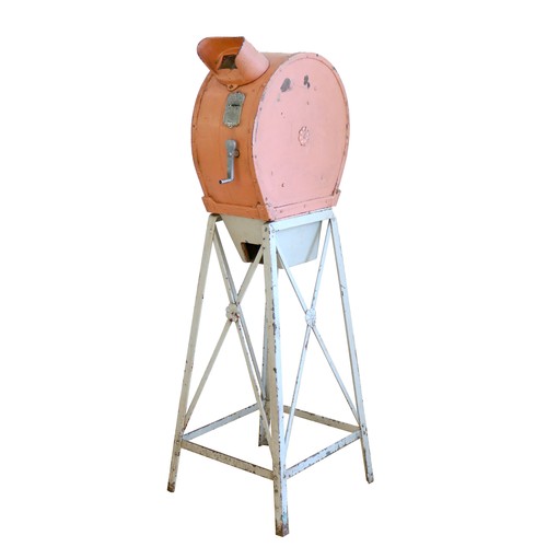 460 - A Reel Co Inc, New York Mutoscope (1016 M) with floral decoration, painted metal in peach and grey, ... 