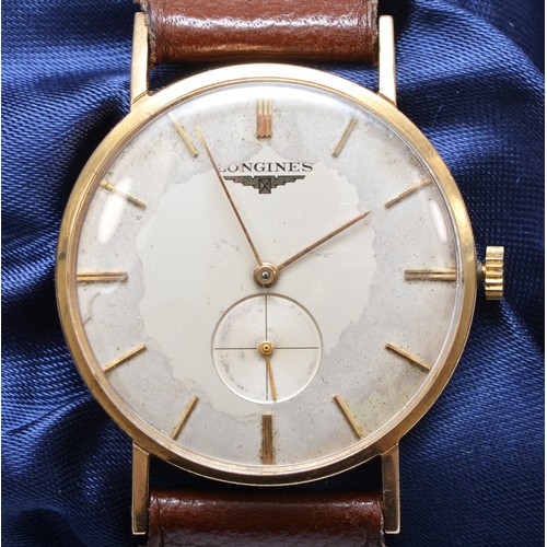 138 - A Longines, 9ct gold manual wind Gentleman's wristwatch, London 1960, the silvered dial with baton m... 