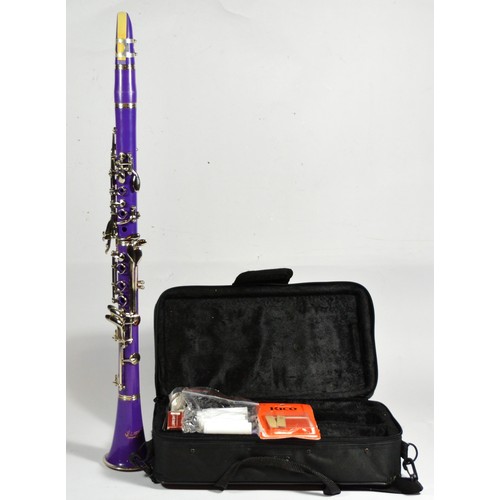 Slade クラリネット 本体 紫色 A Slade clarinet, made in the USA, finished in a bright purple