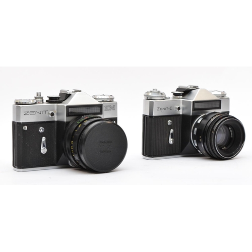 119 - A Zenit-E 35mm film camera, with a Hellios 44mm f2 lens, together with a Zenit EM 35mm film camera, ... 