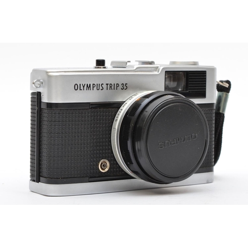 126 - A Olympus Trip 35 film camera, with case, working