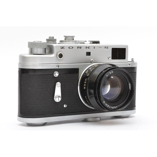 127 - A Zorki 4 35mm film camera, with a Jupiter 50mm f2 lens, cased, working