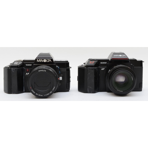 194 - A Minolta 5000 AF 35mm film camera, with a Minolta 50mm f1.7 lens, together with a Minolta 7000 AF 3... 