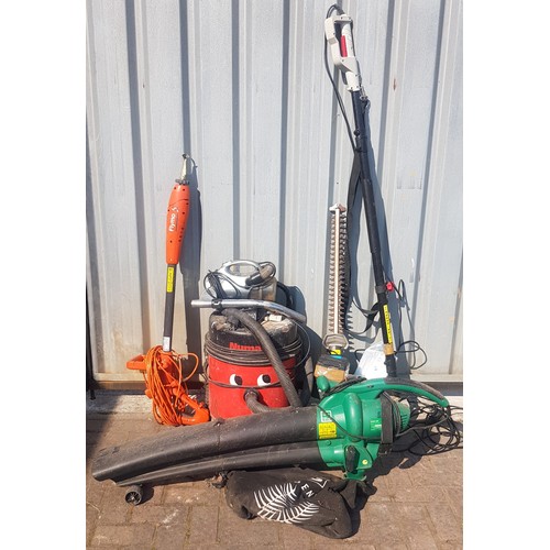 15 - A Macallister cordless hedge trimmer, together with a Garden Line electric vac, a Flymo power hoe, a... 