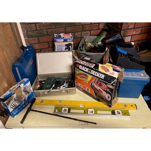 26 - A collection of power tools and hand tools, to include a cased Black & Decker sander and cordless dr... 