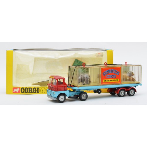 355 - A Corgi Major Chipperfield's Menagerie Scammel Handyman MK.3 Tractor Unit & Trailer (1139), complete... 