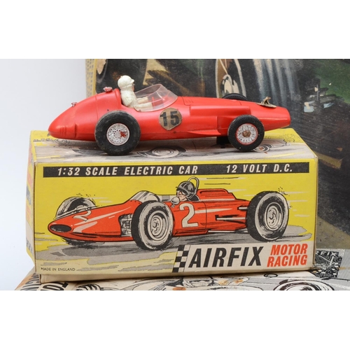 362 - An Airfix Motor Racing 1/32 scale set, model M.R.11 with controllers and track, original box, togeth... 