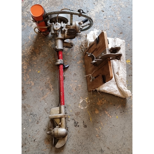 10 - A British Anzani outboard motor, with mounting plate, working when last used.