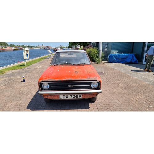 304 - 1975 Ford Escort 1.3L, 2 door, 1298cc, project. Registration number LDX 738P. Chassis number BBATRJ2... 