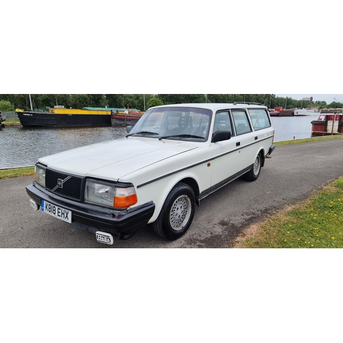 305 - 1992 Volvo 240 Torslanda Estate, 1986cc. Registration number K818 EHX. VIN number YV1245273N1937980.... 