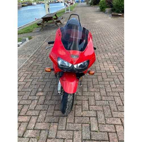 401 - 1999 Honda CBR900R, CAT D. Registration number T511 ARE. Frame number JH2SC33A0XM303067. Engine numb... 