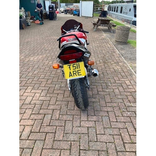 401 - 1999 Honda CBR900R, CAT D. Registration number T511 ARE. Frame number JH2SC33A0XM303067. Engine numb... 