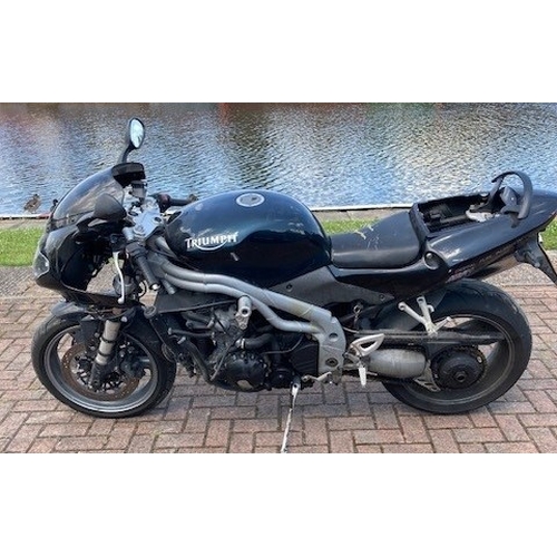 417 - 2003 Triumph Daytona 955i. Registration number LJ53 FYX. Frame number SMTTE521VR3175214. Engine numb... 