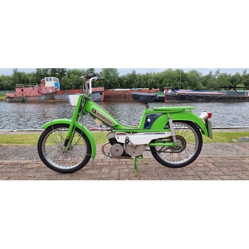 425 - 1976 Mobylette Motobecane, 49cc. Registration number KFU 136P. Frame number 05526620. Engine number ... 