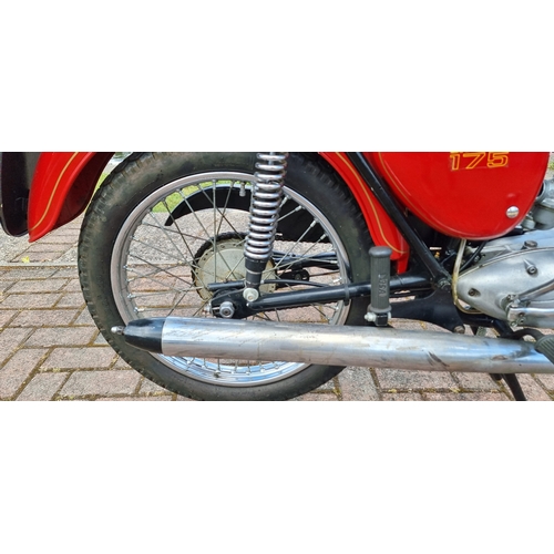 450 - 1971 BSA Bantam D7, 175cc. Registration number KWU 312J. Frame number D7 12241. Engine number XC1304... 