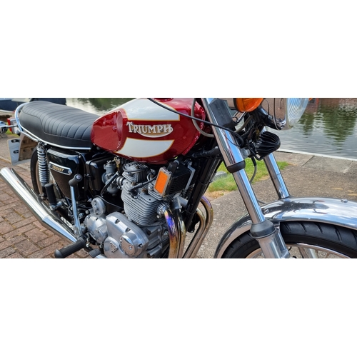 454 - 1976 Triumph T160V Trident, 736cc. Registration number OFO 413R. Frame number EK03925. Engine number... 