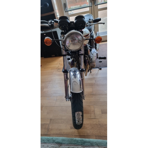 454 - 1976 Triumph T160V Trident, 736cc. Registration number OFO 413R. Frame number EK03925. Engine number... 