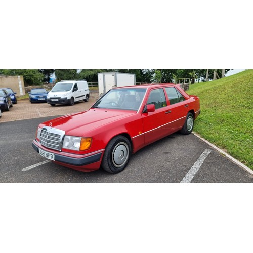 307 - 1991 Mercedes Benz W124, 1997cc. Registration number J661 NFR. VIN number WDB124 0212B 738362. Engin... 