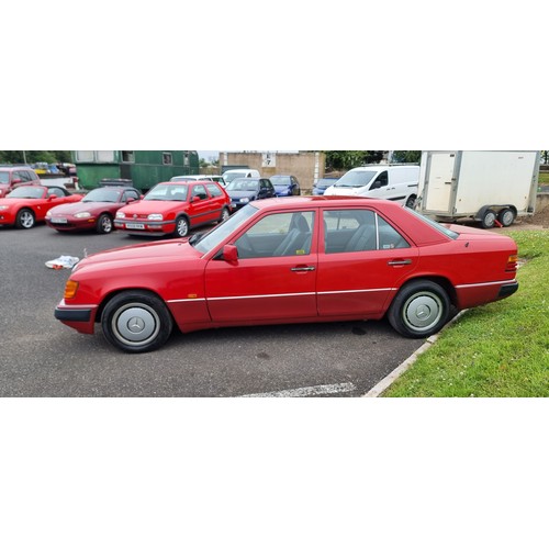 307 - 1991 Mercedes Benz W124, 1997cc. Registration number J661 NFR. VIN number WDB124 0212B 738362. Engin... 