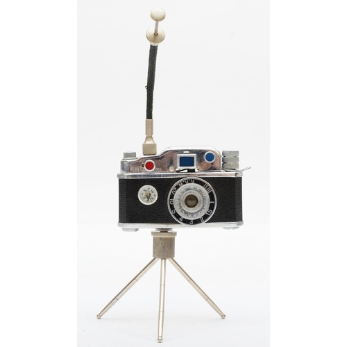 アンティーク雑貨 Cameraman A vintage novelty Photolite Japanese cigarette lighter in
