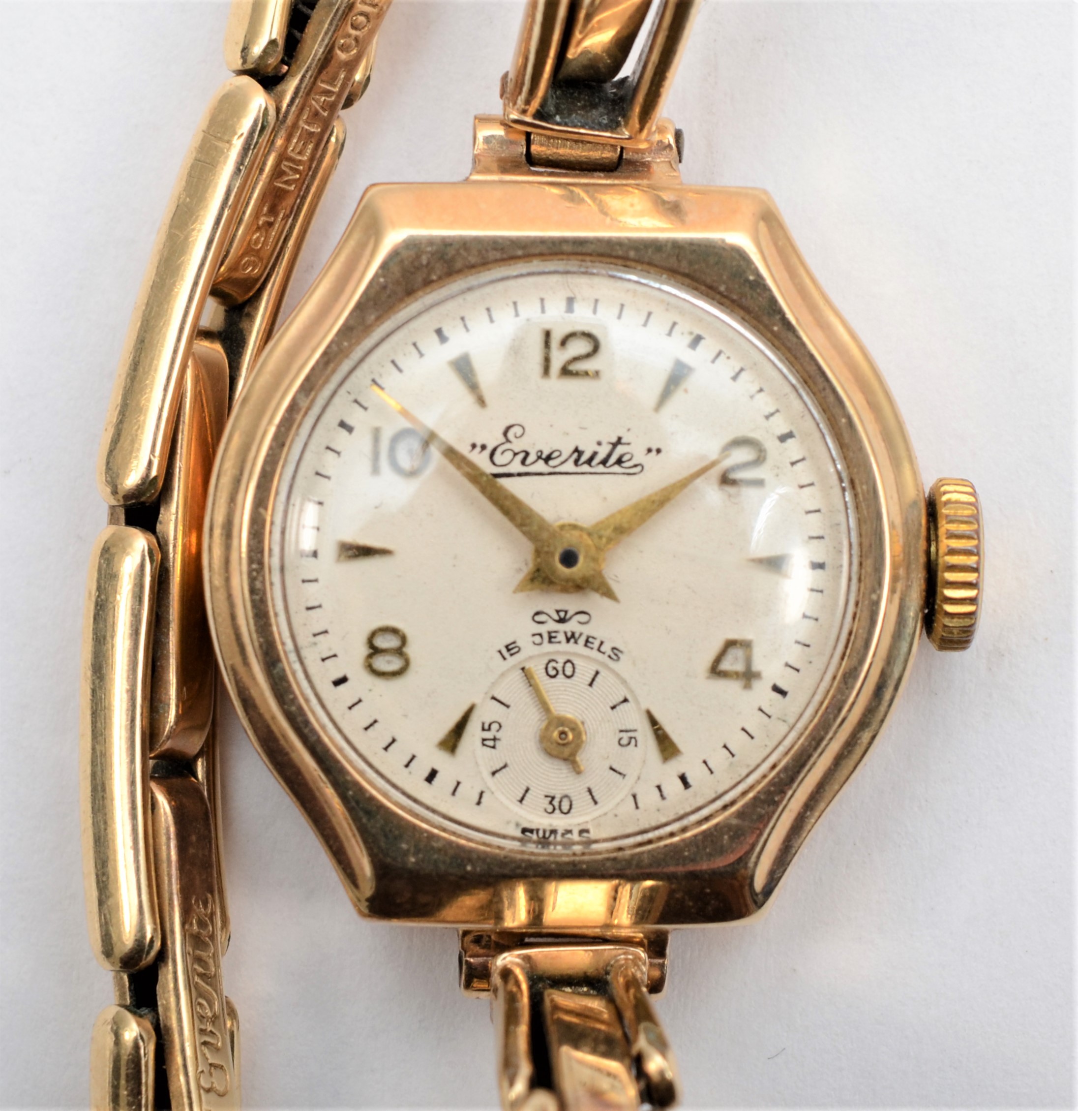 Everite gold outlet watch