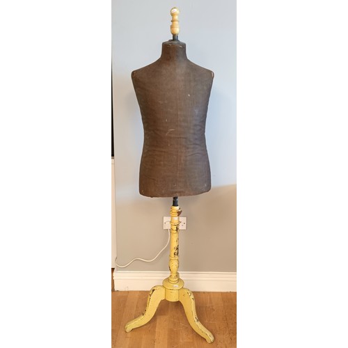 At Auction: AN EARLY 20TH CENTURY DRESSMAKERS MANNEQUIN on an