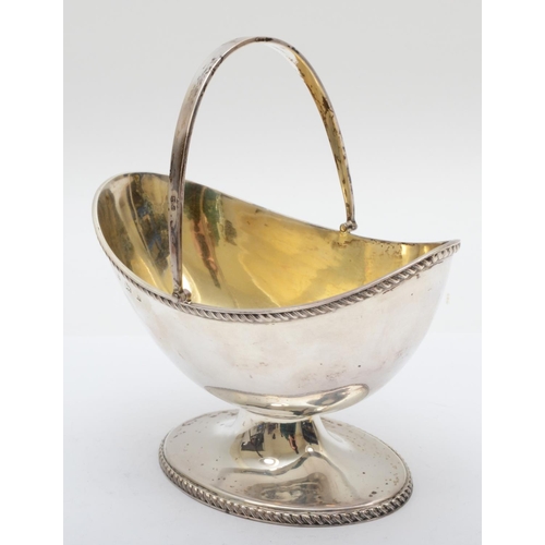 55 - An Edwardian swing handle pedestal basket, Birmingham 1902, with gadrooned border, 14.5cm, 193gm