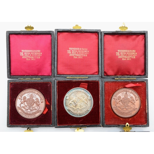 35 - Two silver agricultural Championship Medals, presented by Toogood & Sons, Southampton, 30gm, 44m, ca... 