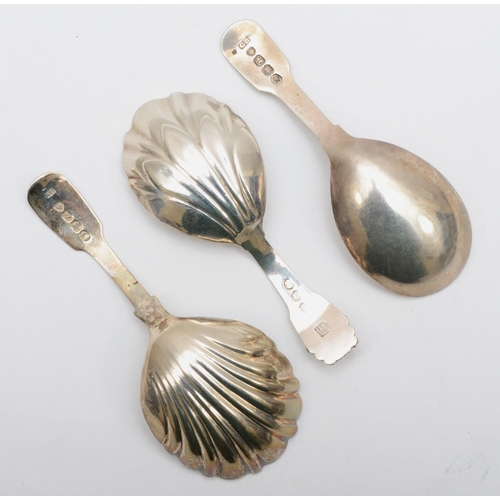 7 - A George III silver fiddle and shell pattern caddy spoon, by Thomas Robinson & S. Harding, London 18... 