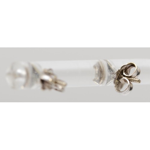 134 - A pair of 14ct white gold and brilliant cut diamond ear studs, approximately 0.15cts each, G/H, VS1/... 