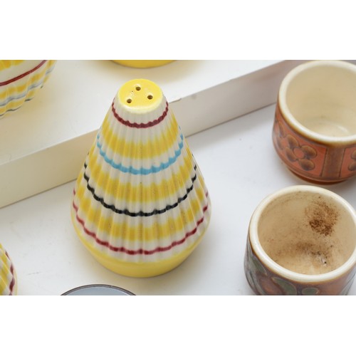 296 - A collection of Hornsea pottery pieces, circa 195s-70s, to include salt & pepper pots, Bronte egg cu... 