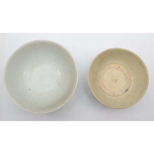 333 - Tek Sing glazed porcelain bowls, circa early 19th century, from the 1822 Tek Sing shipwreck that was... 