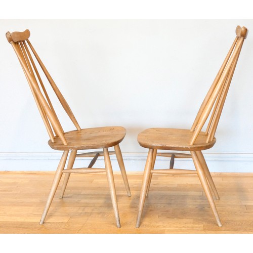 579 - Ercol, a set of four beech and elm model 369 Goldsmith Windsor dining chairs, c.1960's, (4) Seat hei... 