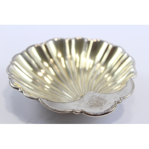 37 - An American sterling silver shell dish, by Gorham, 12 x 12.5cm, 90gm