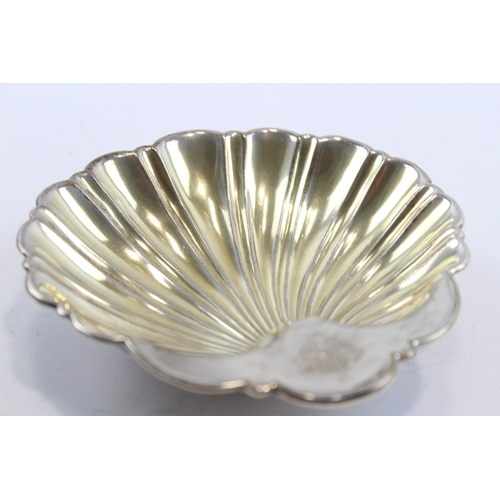 37 - An American sterling silver shell dish, by Gorham, 12 x 12.5cm, 90gm