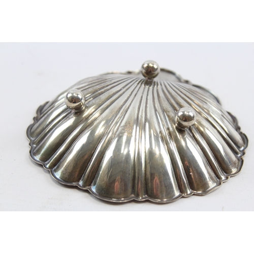 37 - An American sterling silver shell dish, by Gorham, 12 x 12.5cm, 90gm