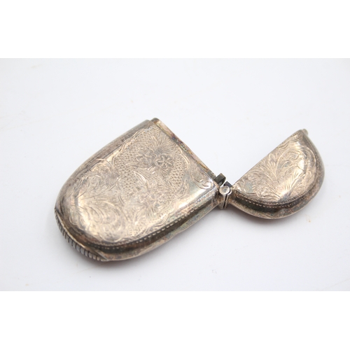 55 - A silver vesta case, Sheffield 2000, with floral engraved decoration, 6 x 3.5cm, 24gm