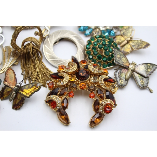 148 - 25 various costume brooches