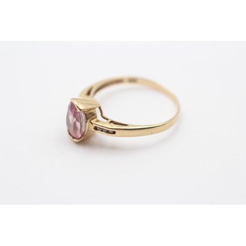 314 - A 9ct gold and pink topaz ring, N, 1.8gm