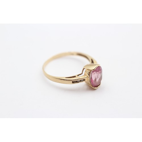 314 - A 9ct gold and pink topaz ring, N, 1.8gm