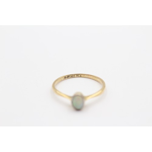 338 - A vintage 18ct gold and plat opal single stone ring, 6 x 4mm, P, 1.7gm