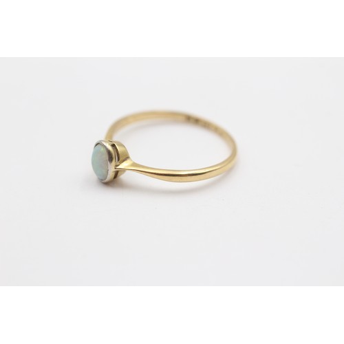 338 - A vintage 18ct gold and plat opal single stone ring, 6 x 4mm, P, 1.7gm