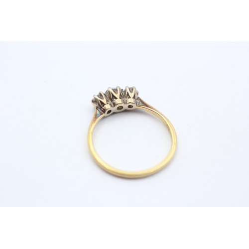 350 - A vintage 18ct gold three stone old cut diamond ring, approximately 0.40cts total, estimated H/I, VS... 