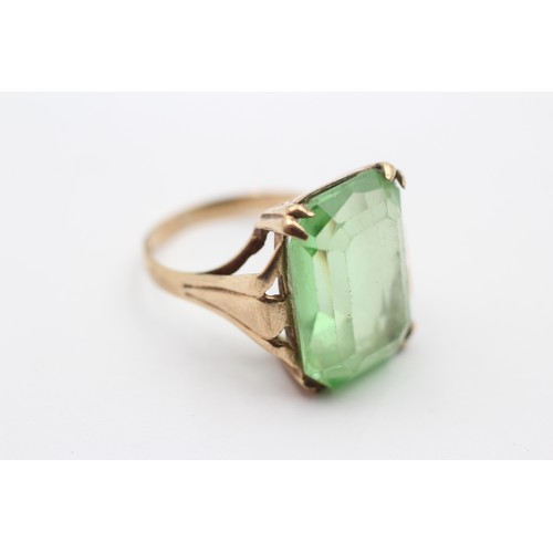 379 - A vintage 9ct gold and green paste dress ring, 18 x 13mm, O, 5.8gm