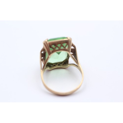 379 - A vintage 9ct gold and green paste dress ring, 18 x 13mm, O, 5.8gm