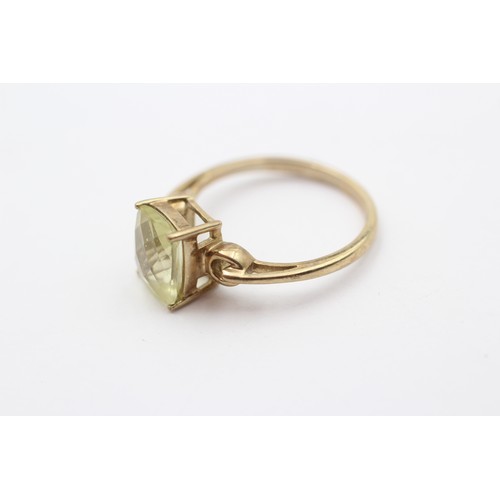 407 - A 9ct gold and quartz single stone ring, 9 x 7mm, N, 2.6gm