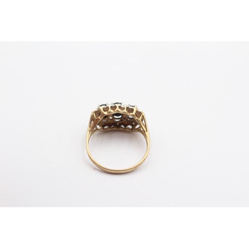 412 - A 9ct gold sapphire and diamond triple cluster ring, K, 2.3gm