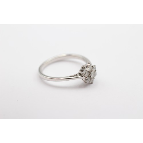 417 - A 9ct white gold and brilliant cut diamond cluster ring, estimated weight 0.40cts, colour J/K, clari... 